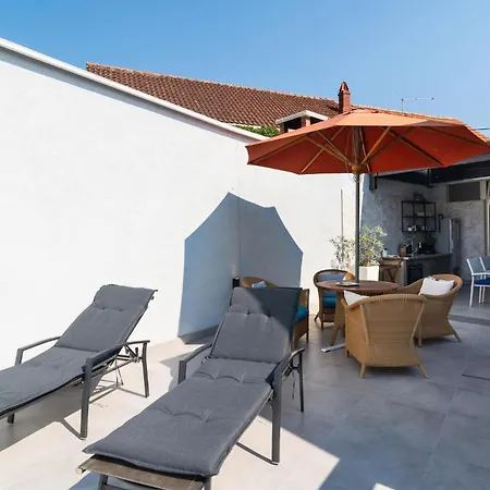 Σπίτι διακοπών 3 Bedroom Stunning In Selca (Brac)