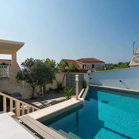 3 Bedroom Stunning In Σπίτι διακοπών Selca (Brac)