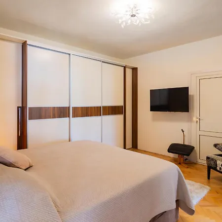 3 Bedroom Stunning In *