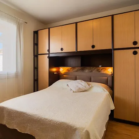 3 Bedroom Stunning In * Selca (Brac)